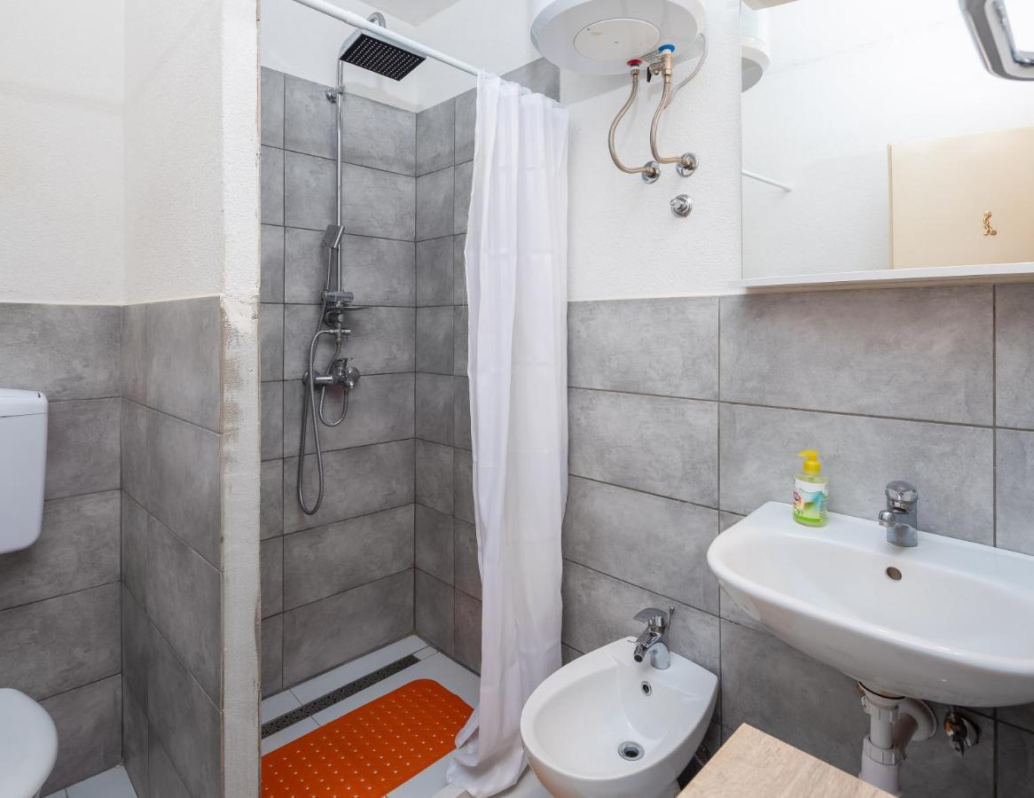 Edita - Apartment In Town Centre Makarska Kültér fotó